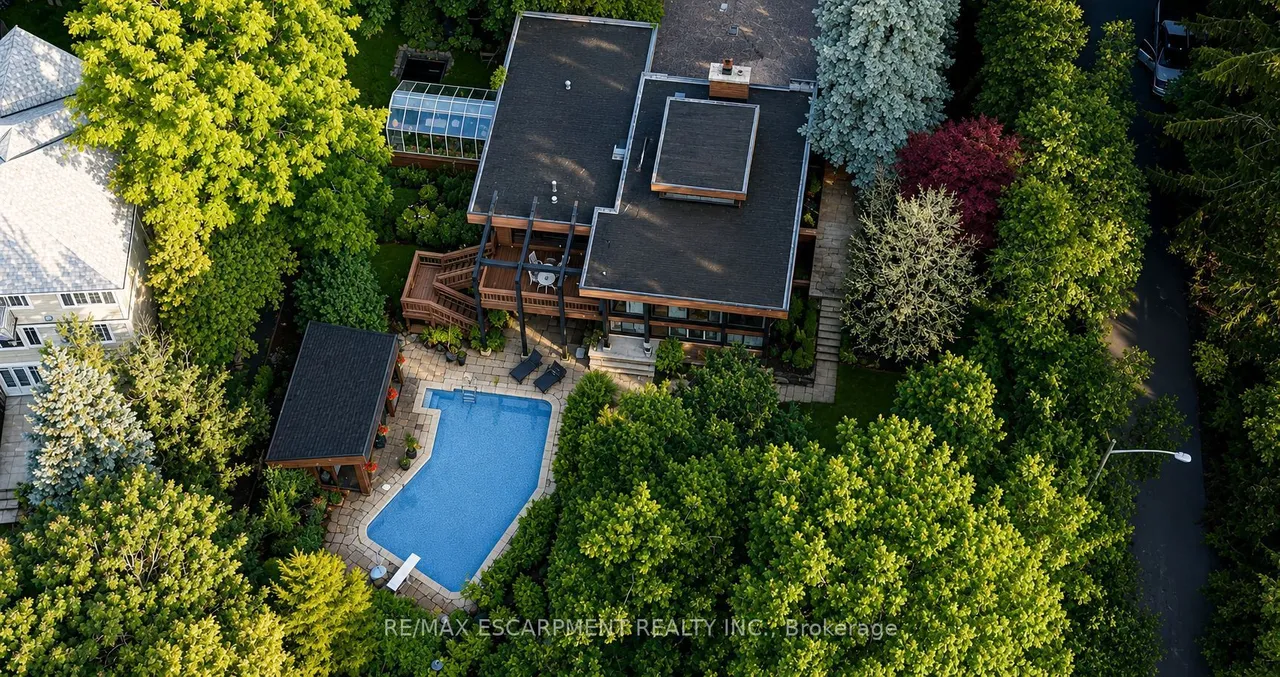 10 Brookfield Road — photo 3