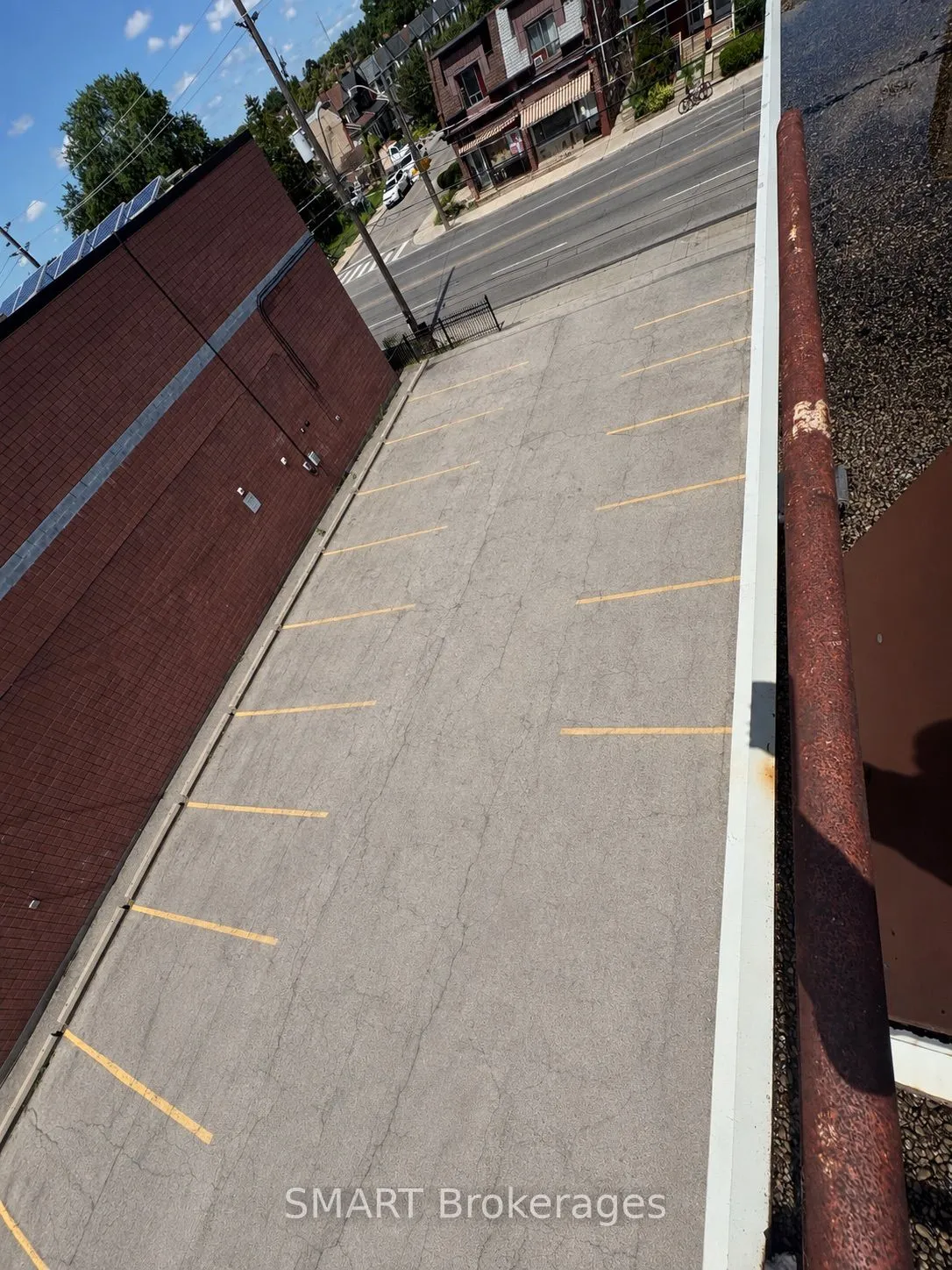 2365 St Clair Avenue W — photo 3