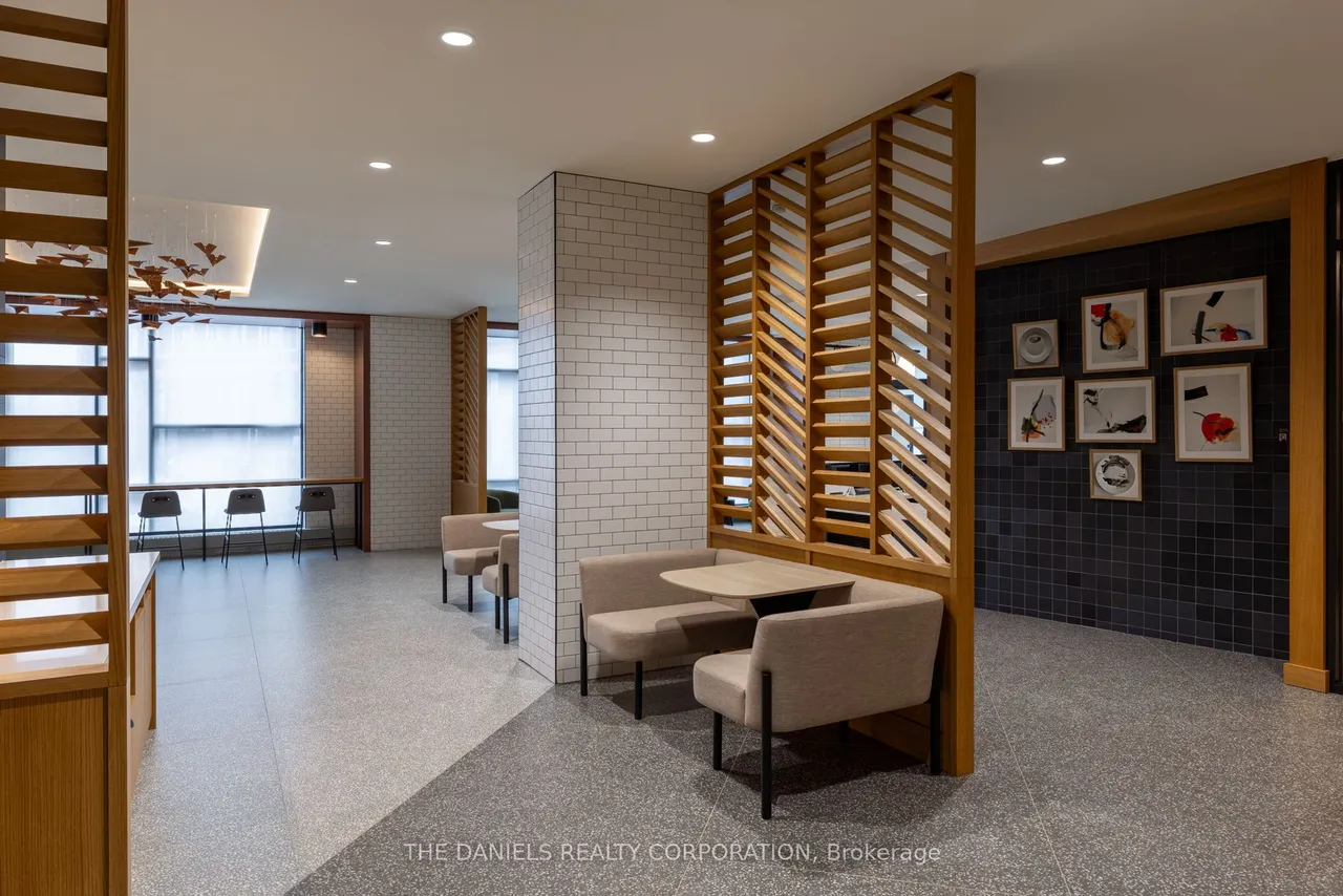 2495 Eglinton Avenue W — photo 13