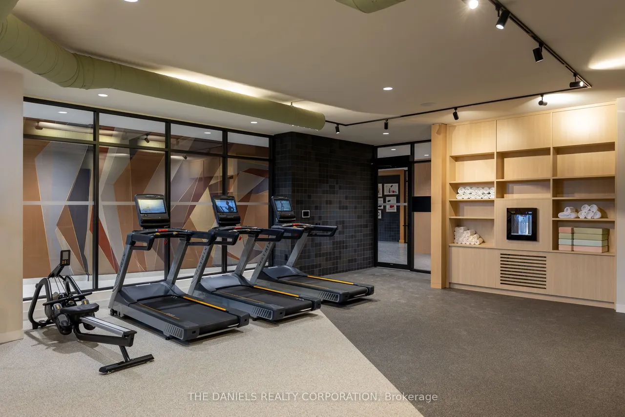 2495 Eglinton Avenue W — photo 12