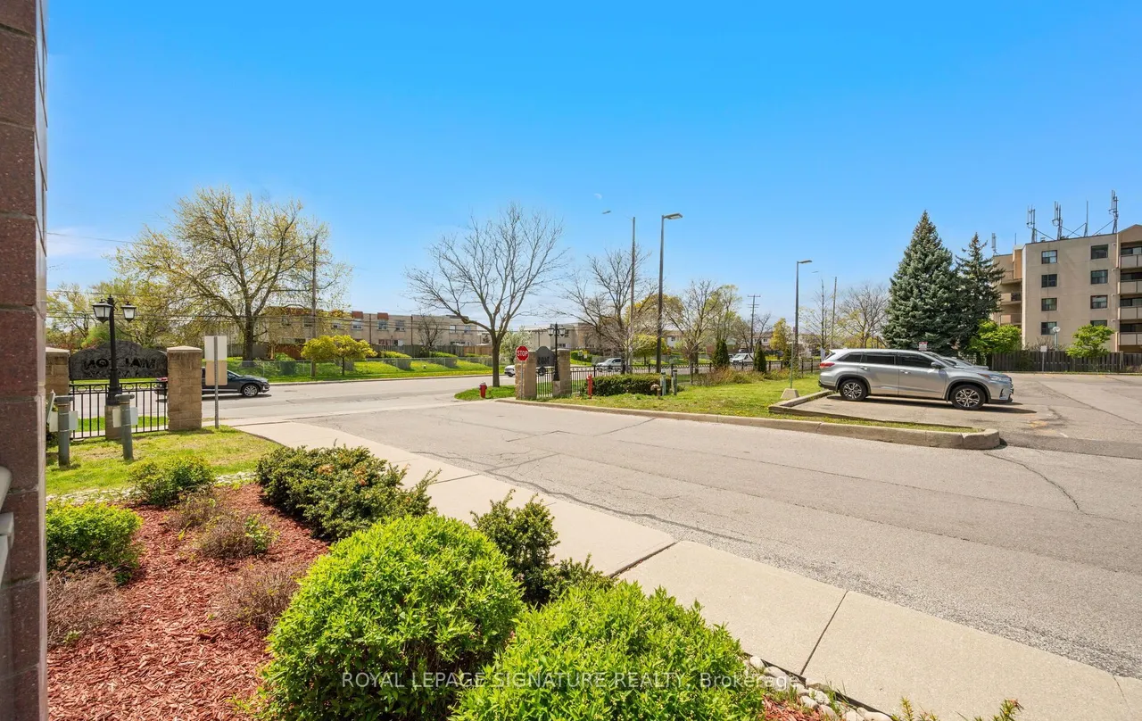 7405 Goreway Drive — photo 2