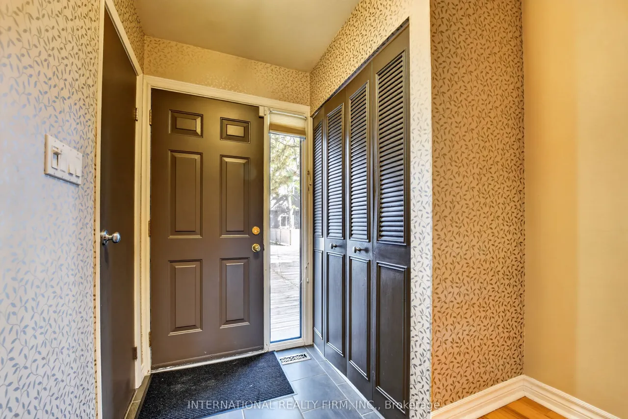 6855 Glen Erin Drive — photo 2