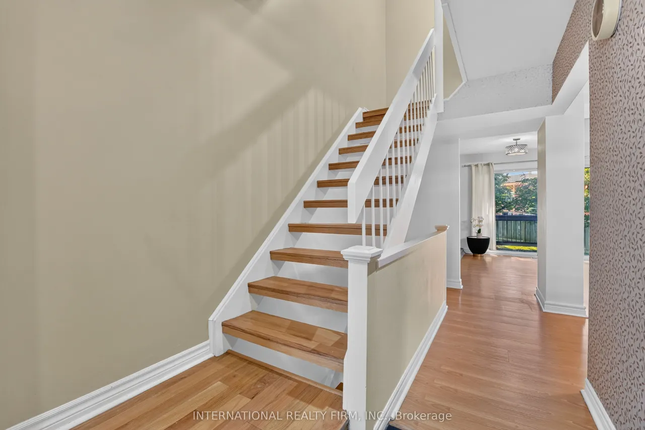 6855 Glen Erin Drive — photo 3