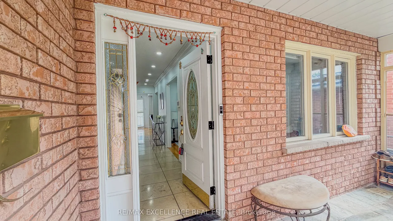303 Hickory Circle — photo 3
