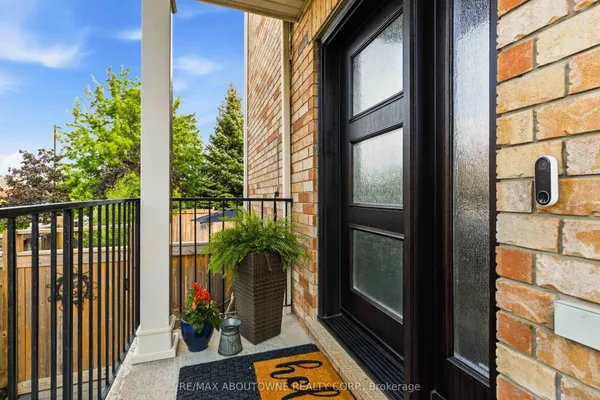 2228 Jillian Lane — photo 2