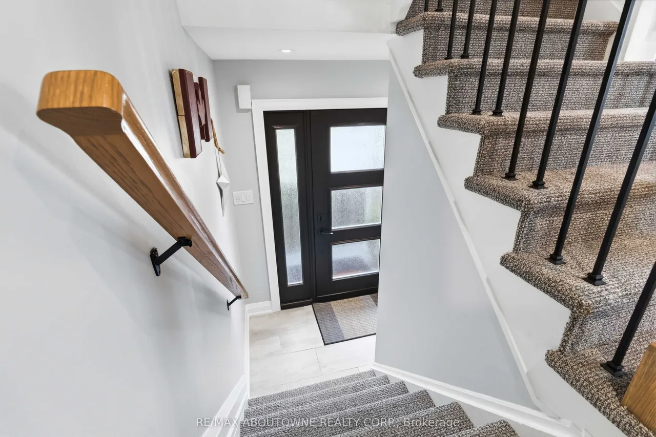 2228 Jillian Lane — photo 3
