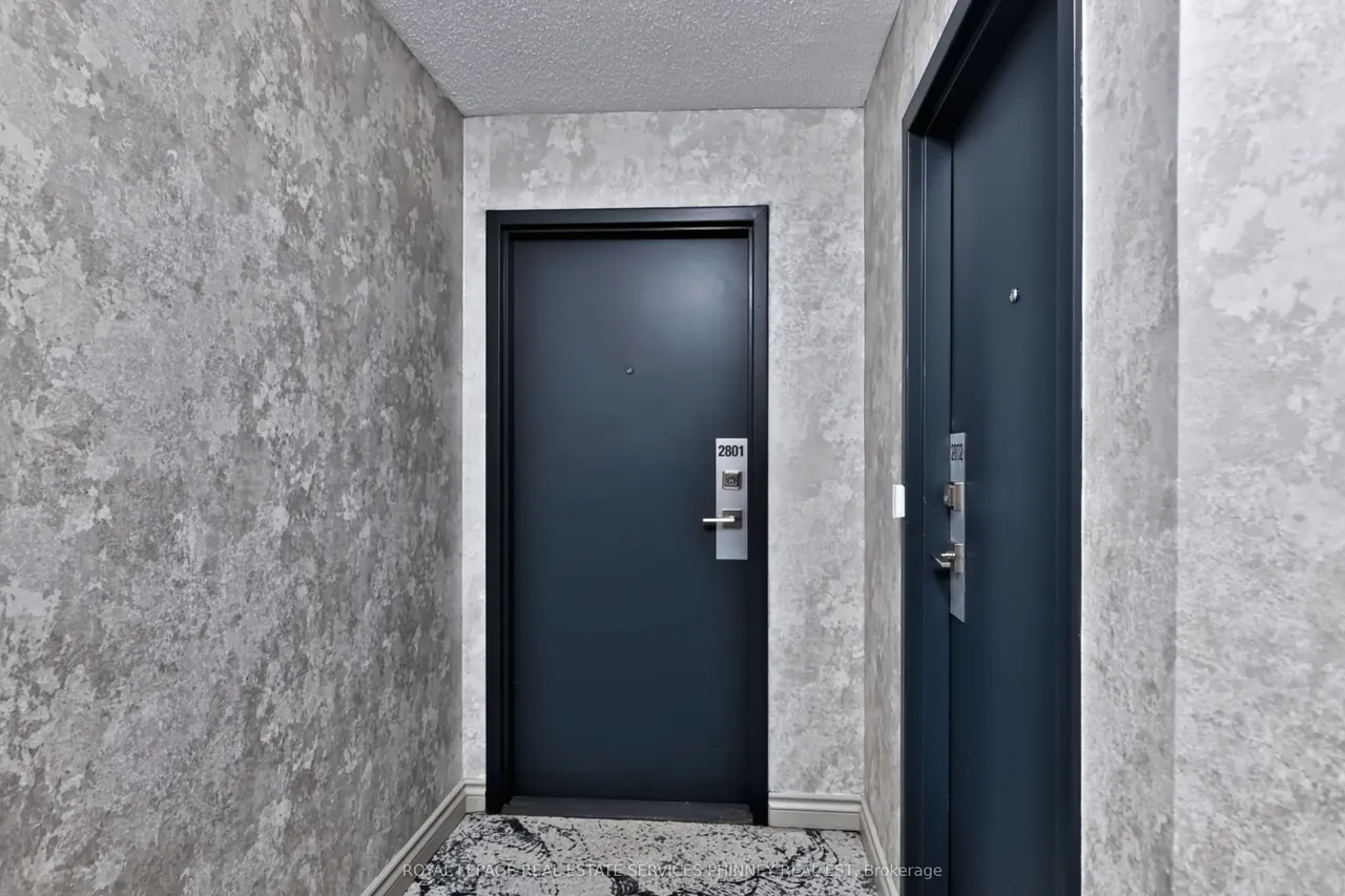 3650 Kaneff Crescent — photo 3