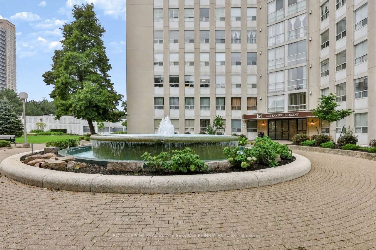 3650 Kaneff Crescent