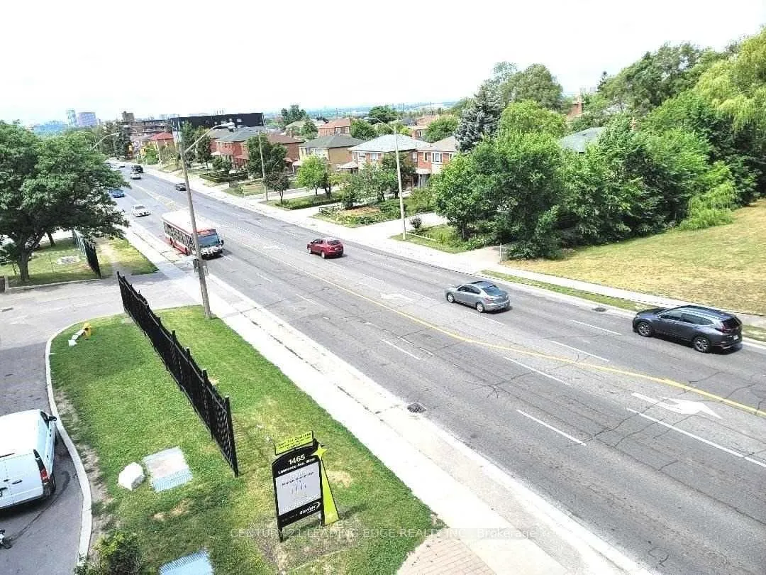 1461 Lawrence Avenue W — photo 21