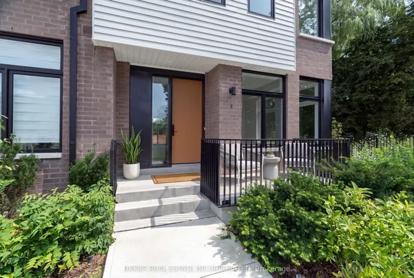 10 Lou Parsons Way — photo 2