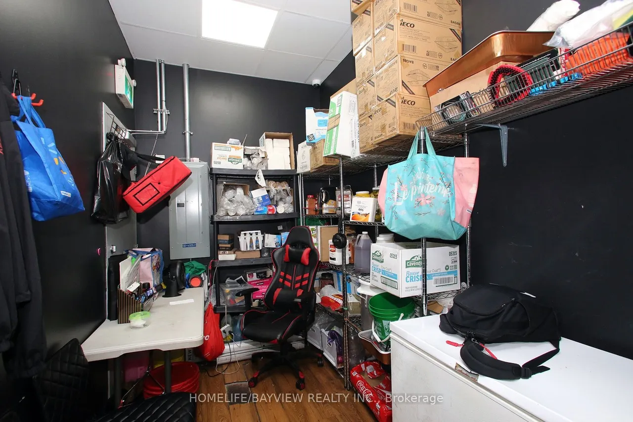 7215 Goreway Drive — photo 33