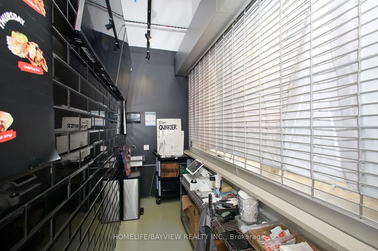 7215 Goreway Drive — photo 32