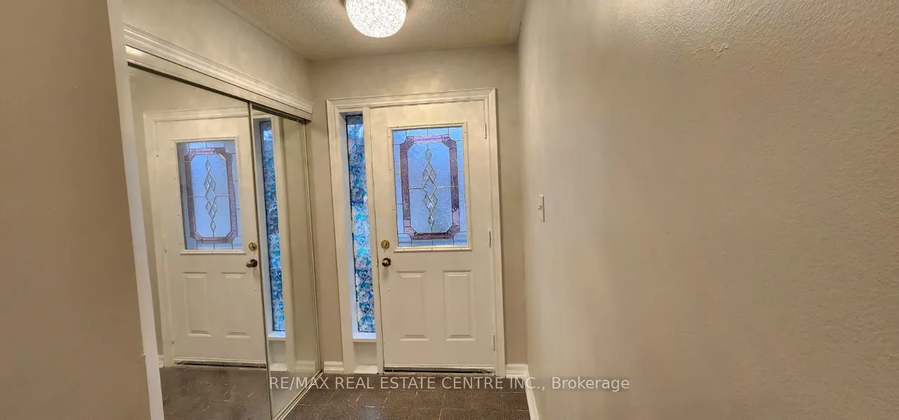 6850 Dillingwood Drive — photo 2