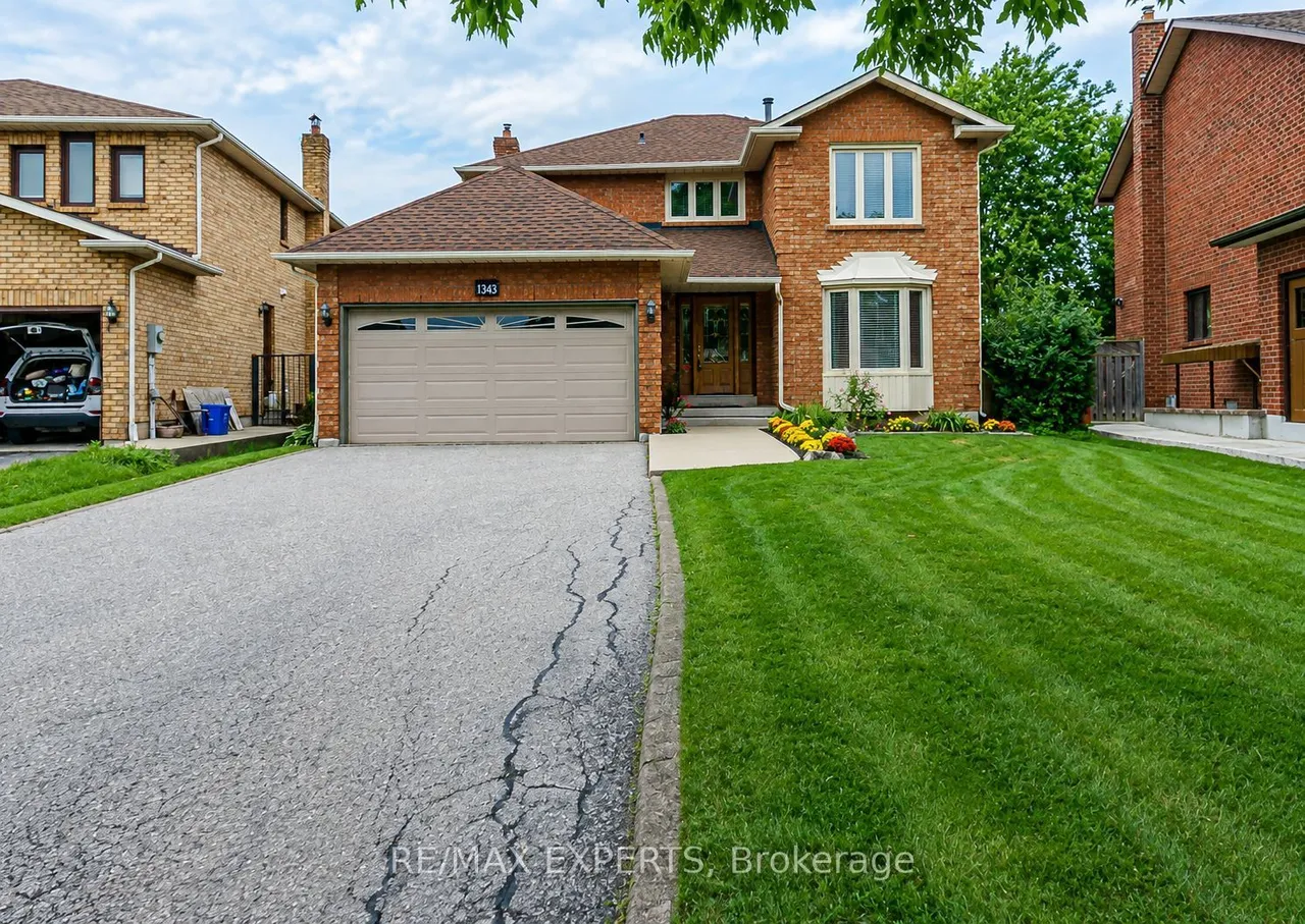 1343 Greenwood Crescent — photo 2