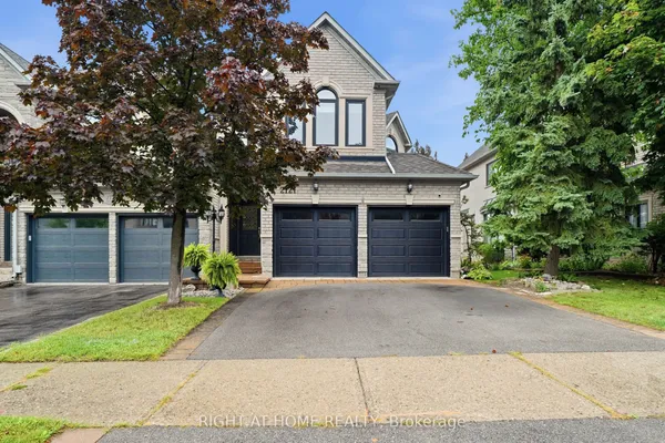 2121 Pinevalley Crescent