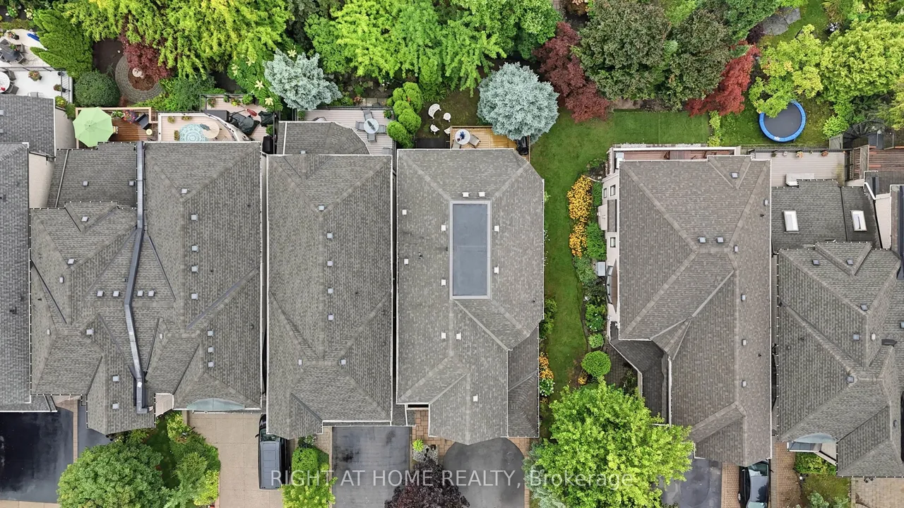 2121 Pinevalley Crescent — photo 42