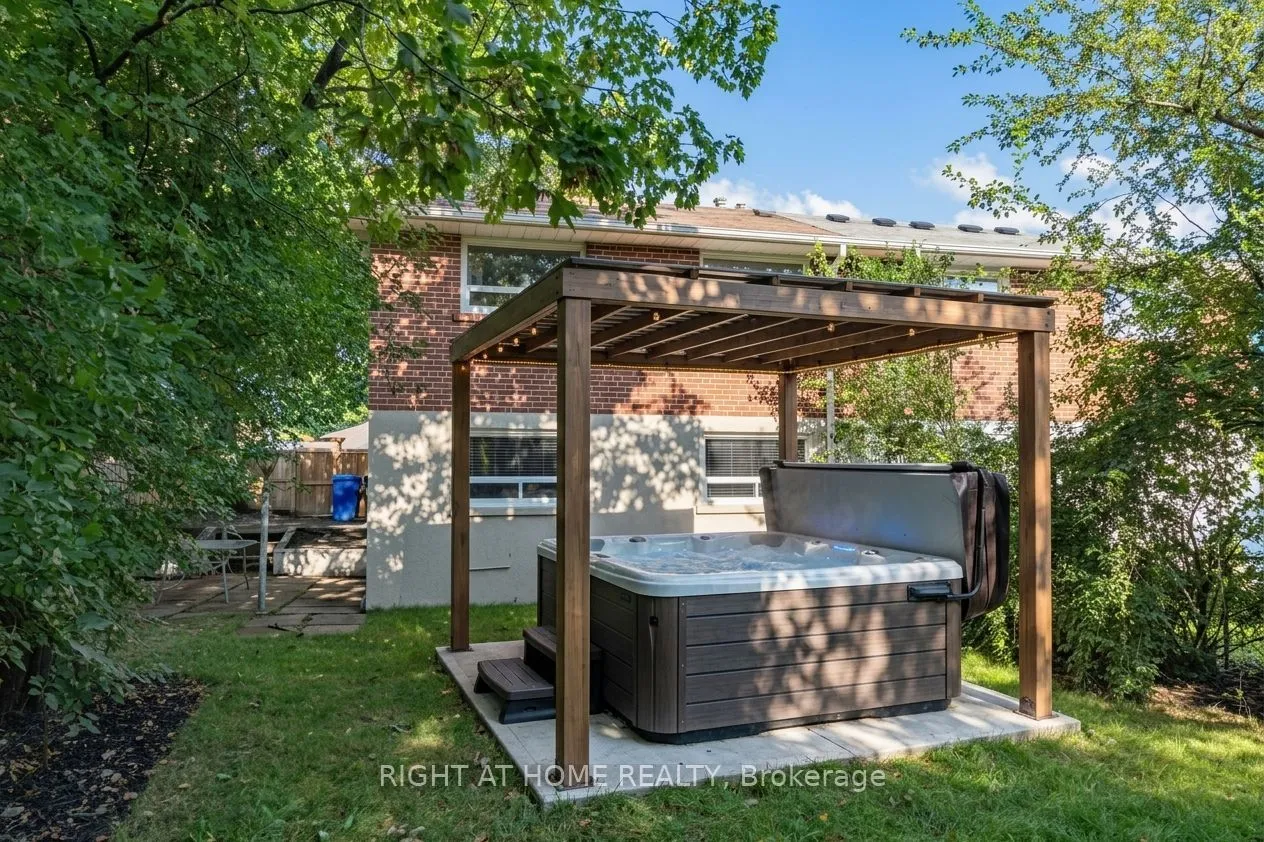 46 Aloma Crescent — photo 28