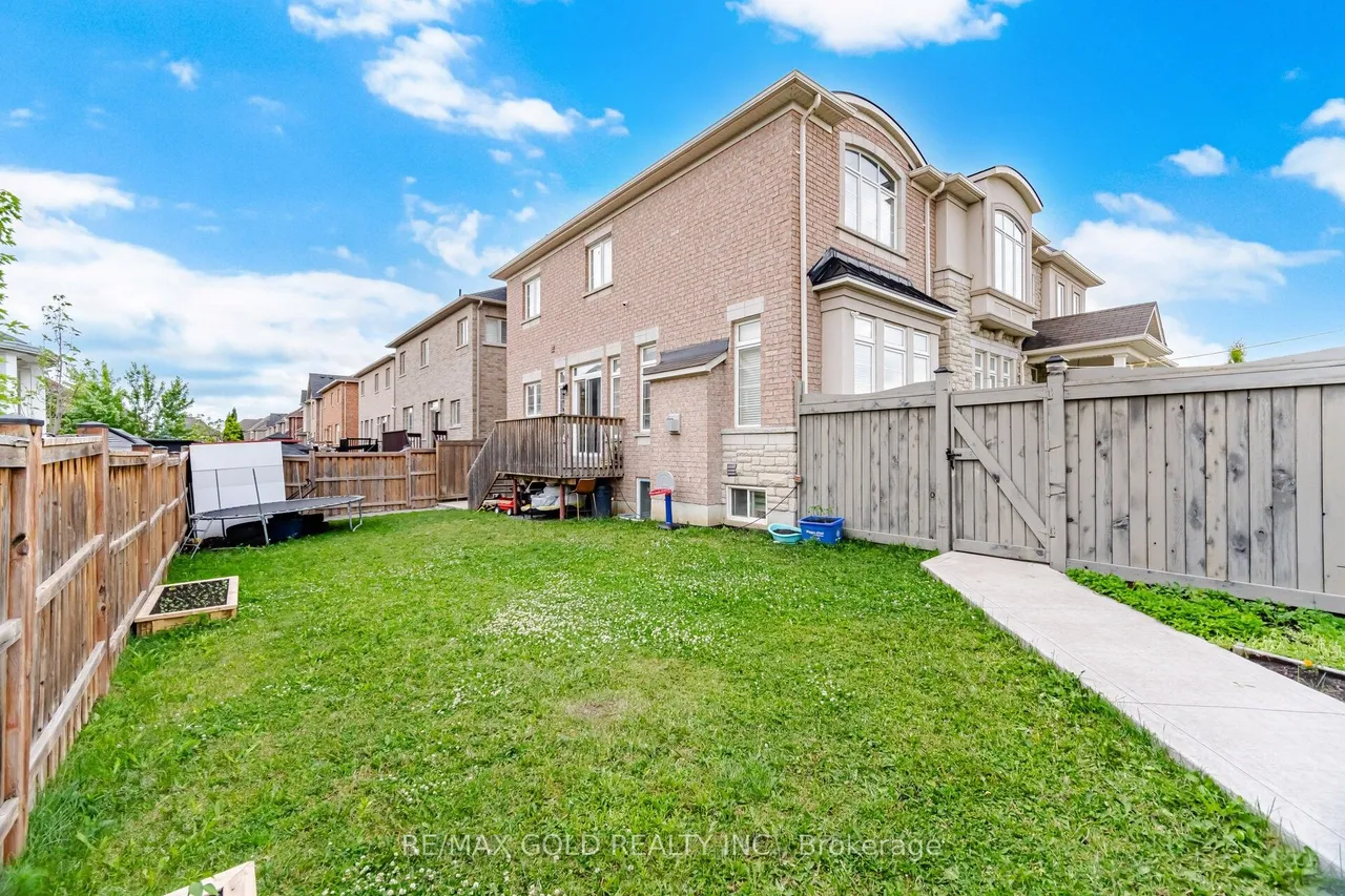 49 Squire Ellis Drive — photo 35