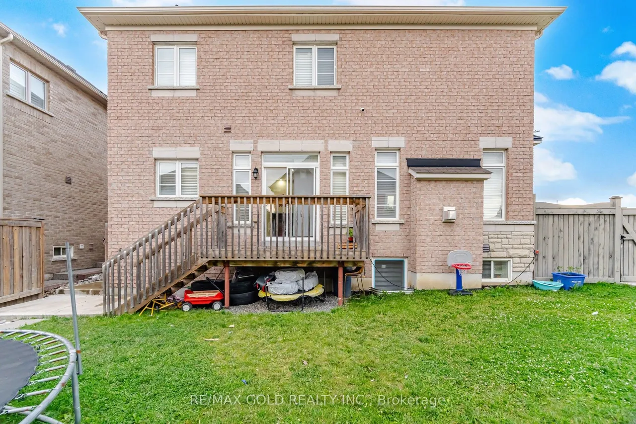 49 Squire Ellis Drive — photo 36
