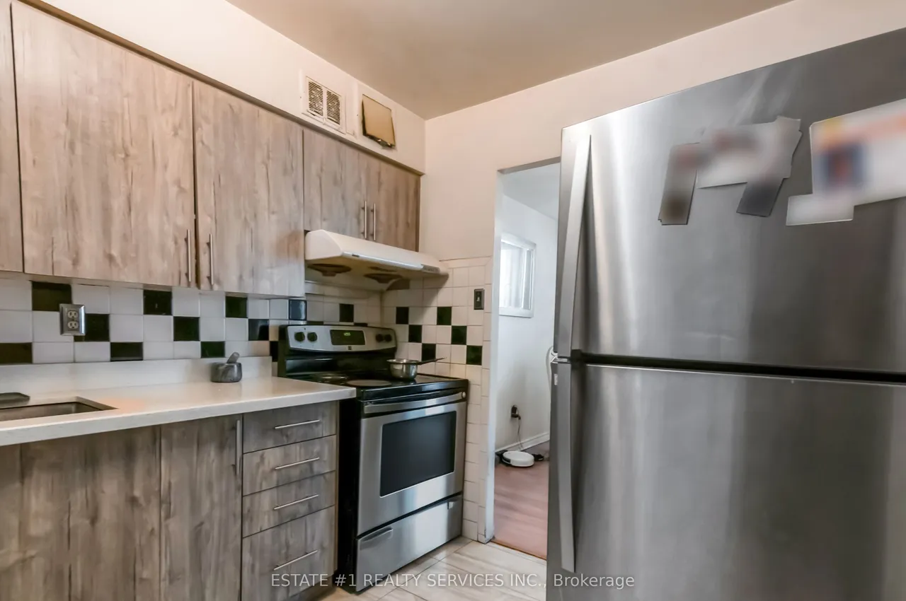 3555 Derry Road E — photo 25