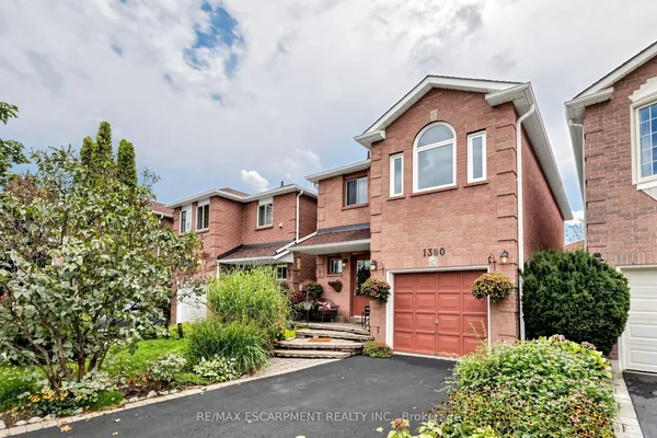1380 Hazel McCleary Drive — photo 2