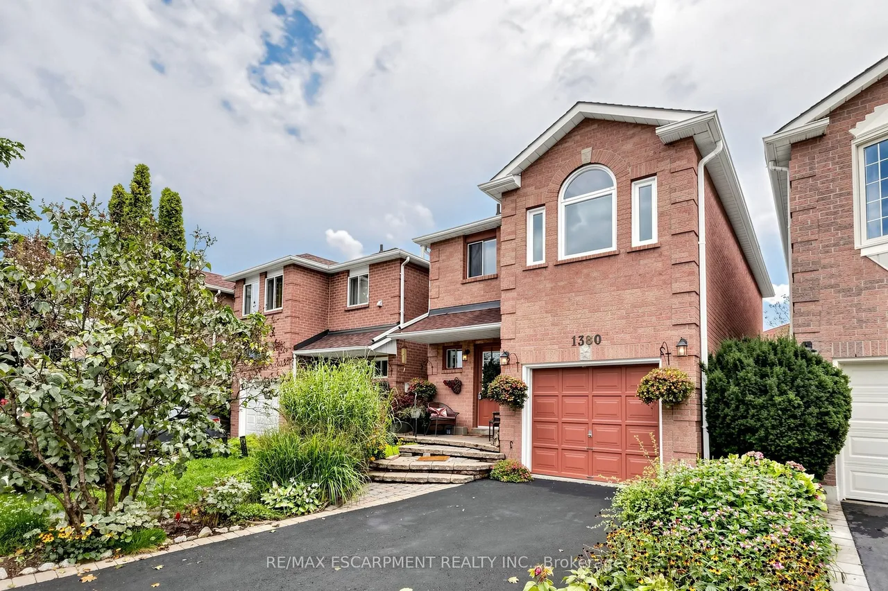 1380 Hazel McCleary Drive — photo 2