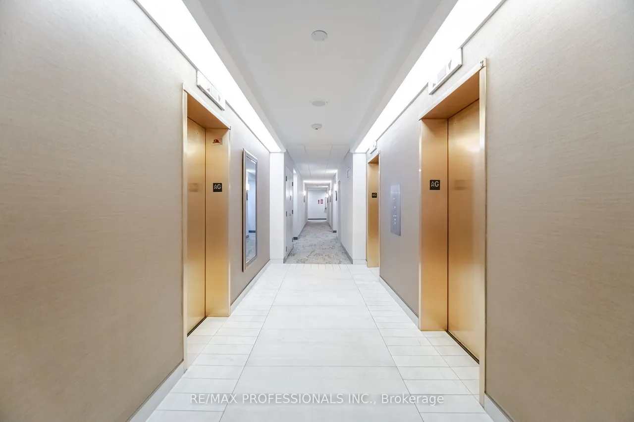 1 Aberfoyle Crescent — photo 3