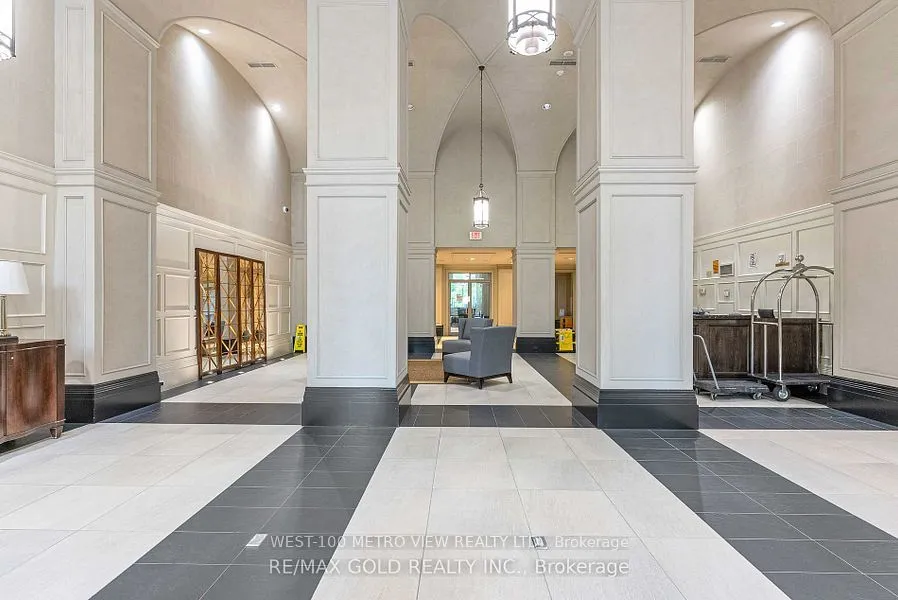388 Prince Of Wales Drive — photo 3