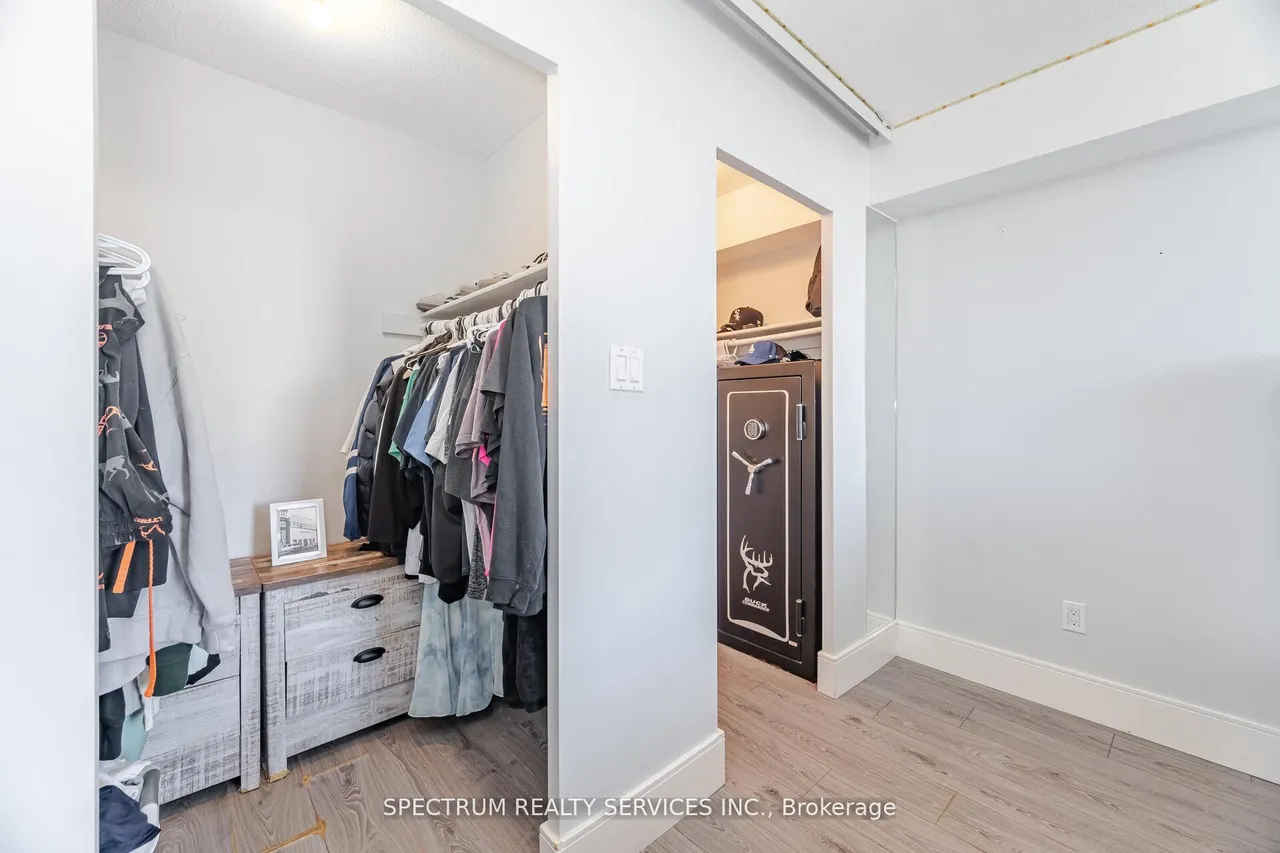 85 Emmett Avenue — photo 4