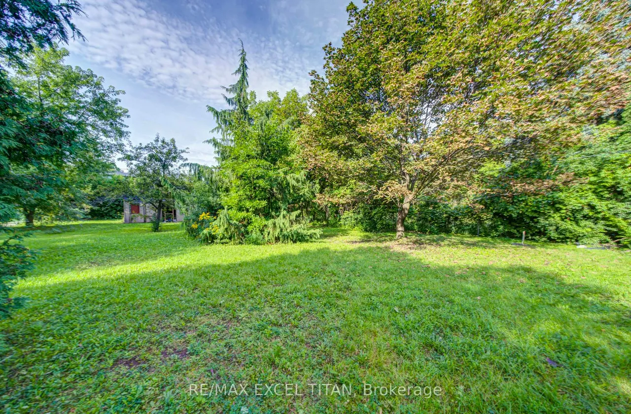 1098 Kent Avenue — photo 3