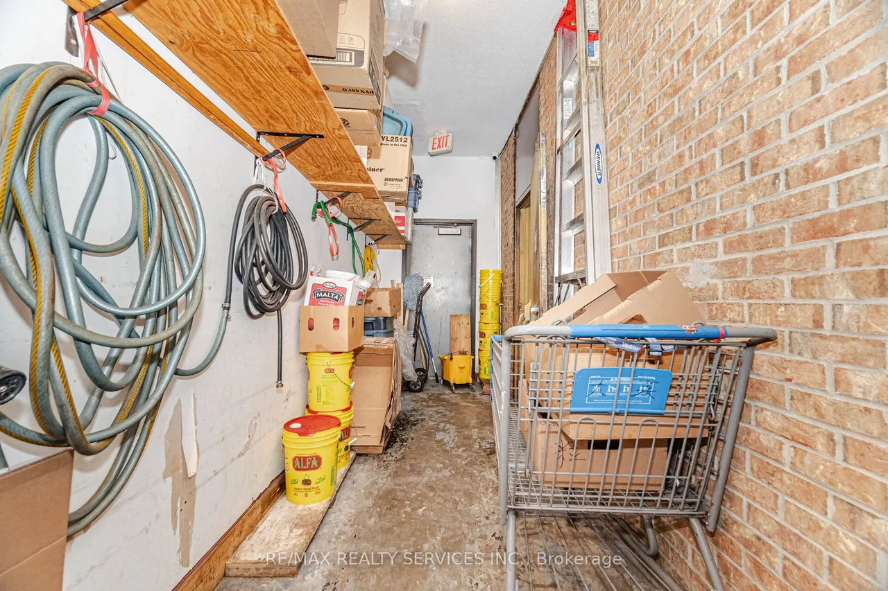 180 Sandalwood Parkway E — photo 20