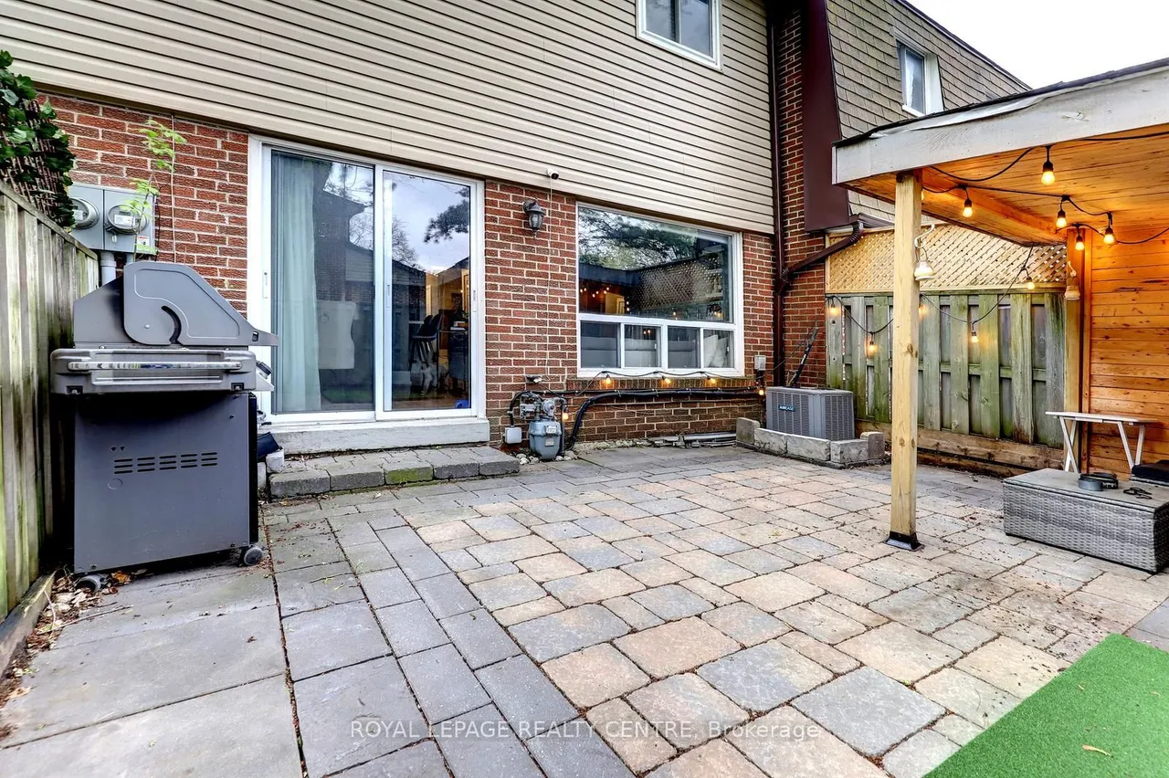 3025 Cedarglen Gate — photo 38