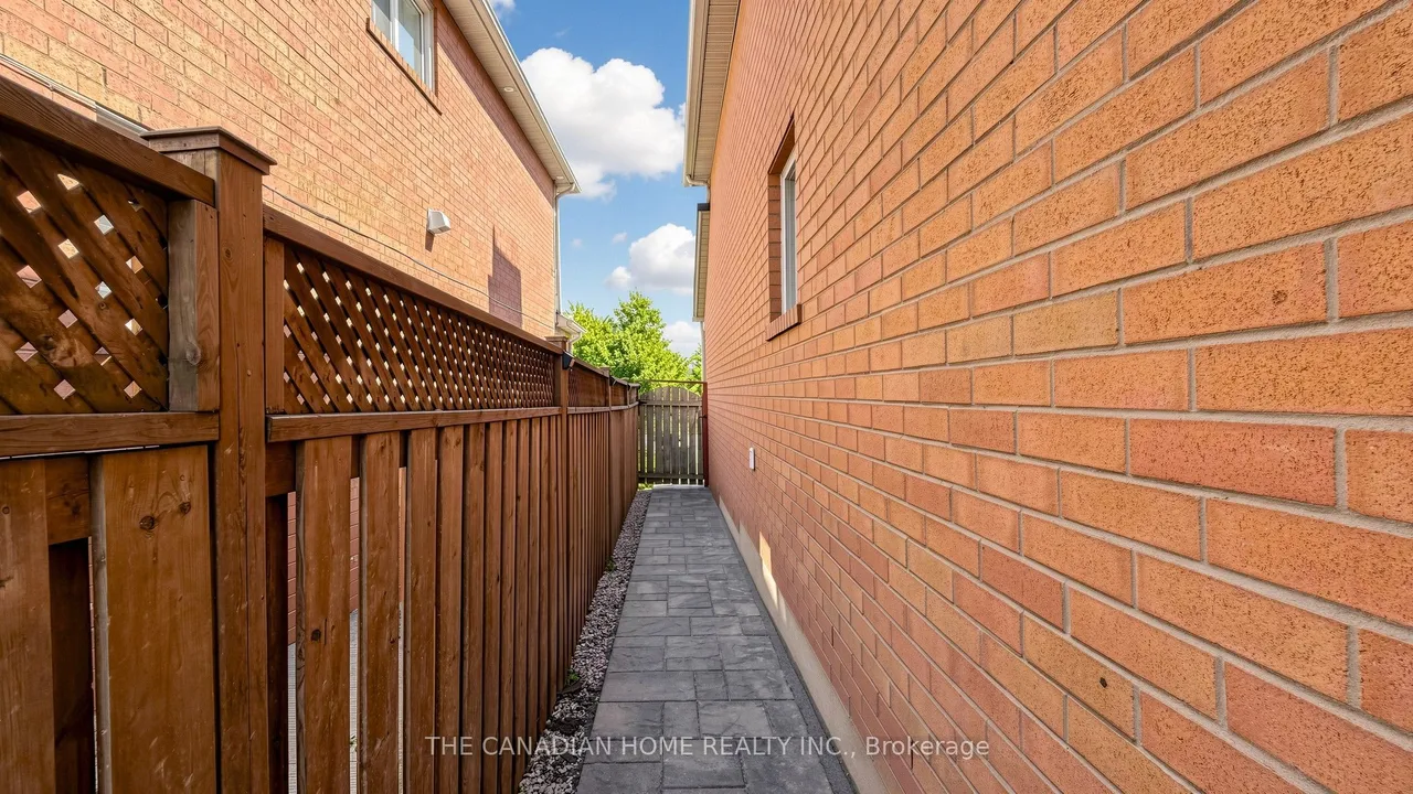 68 Banington Crescent — photo 47