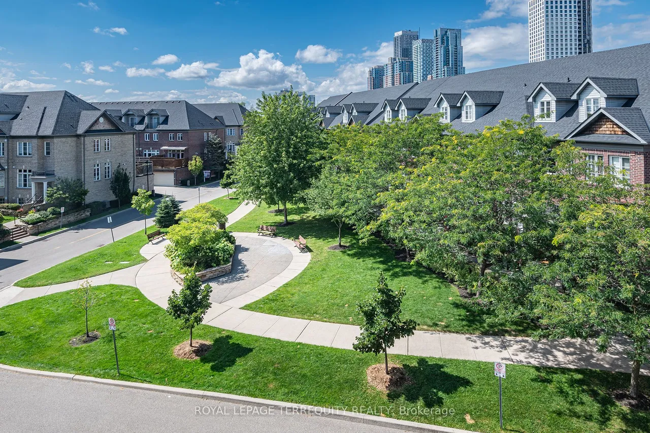 265 Van Dusen Boulevard — photo 41