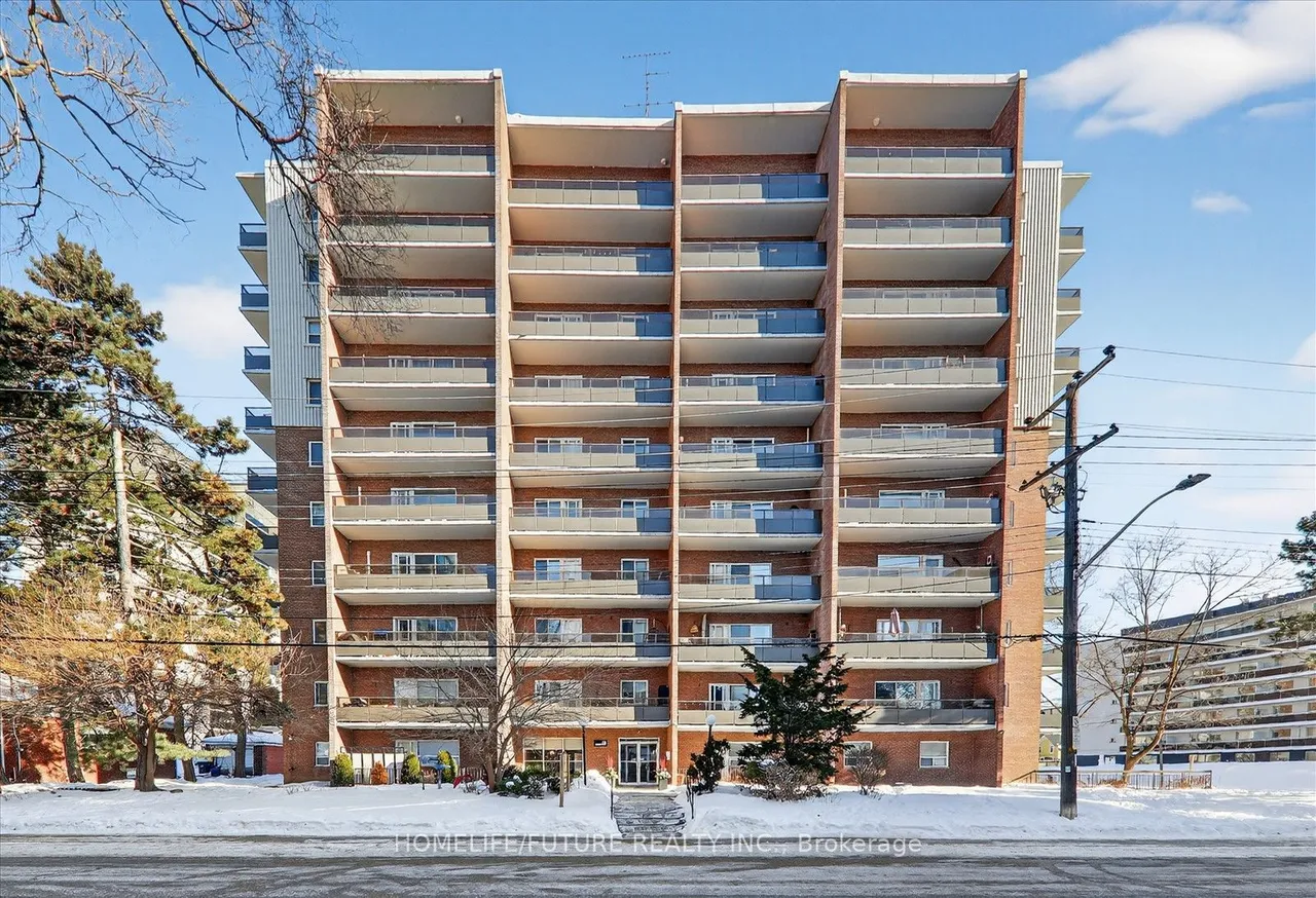15 Elizabeth Street N