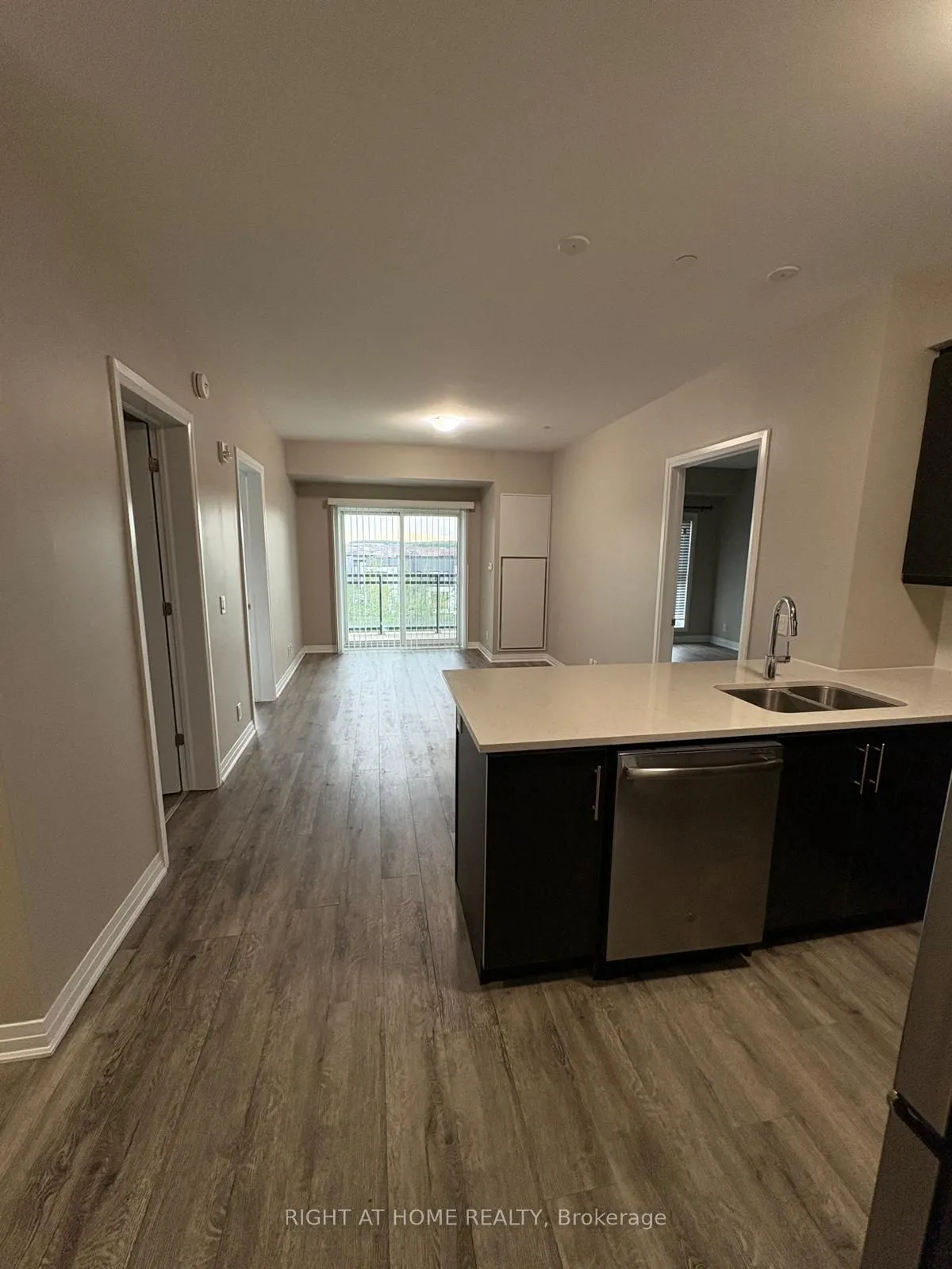 128 Grovewood Common — photo 2