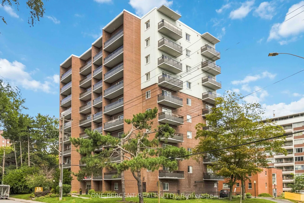 15 Elizabeth Street N