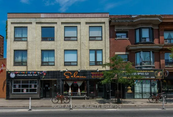 812 Bloor Street W