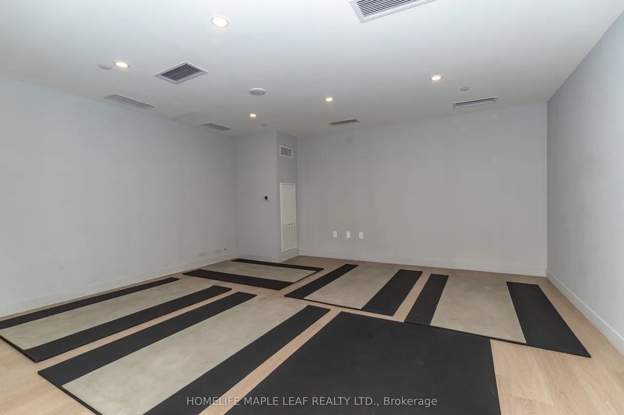859 The Queensway — photo 37