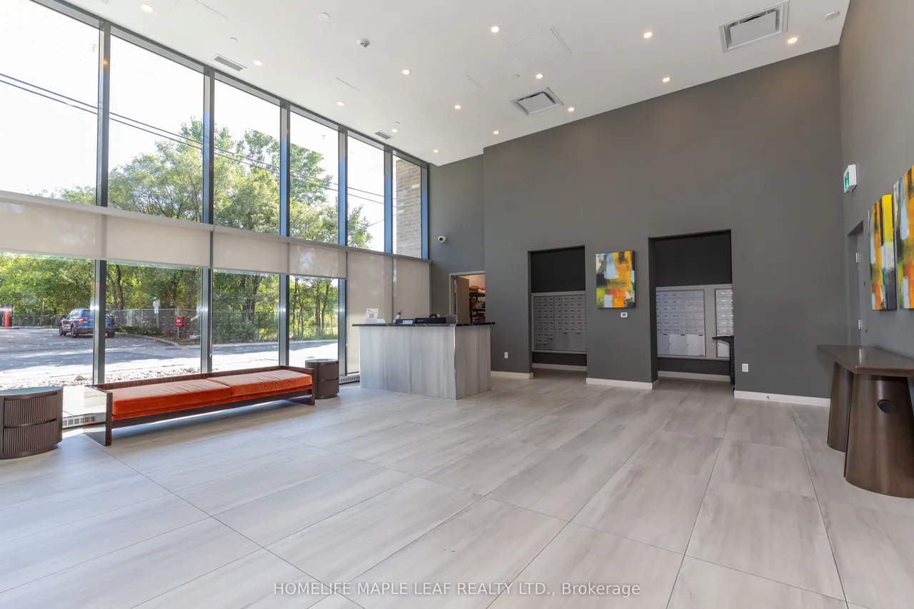 859 The Queensway — photo 3