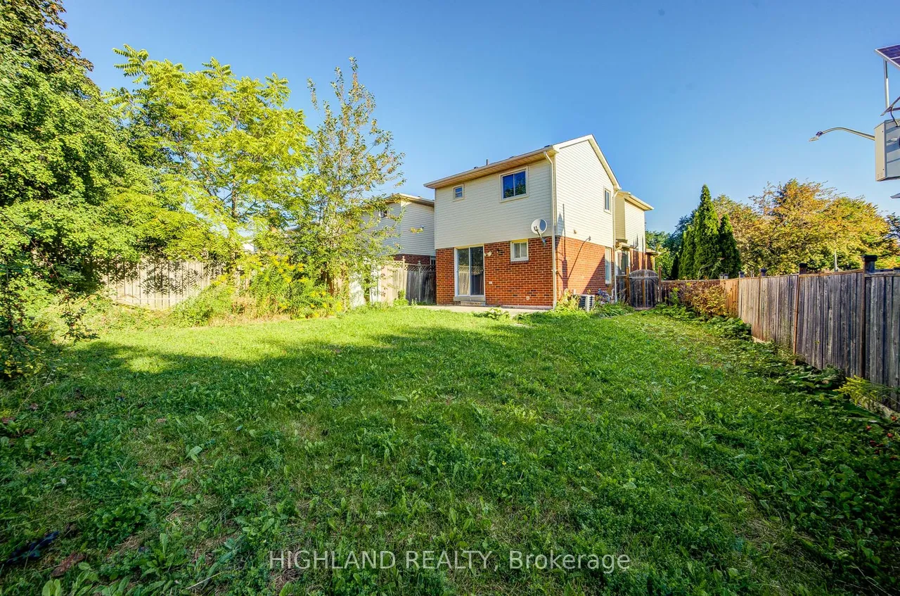 2032 Glenada Crescent — photo 20