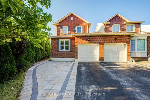 2032 Glenada Crescent