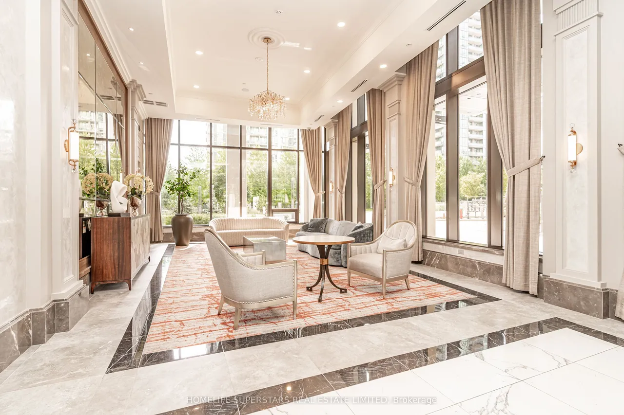 30 Elm Drive W