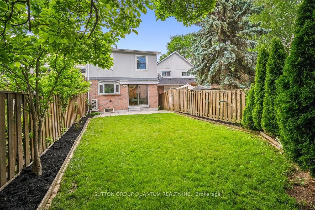 1023 Runnymead Crescent — photo 37