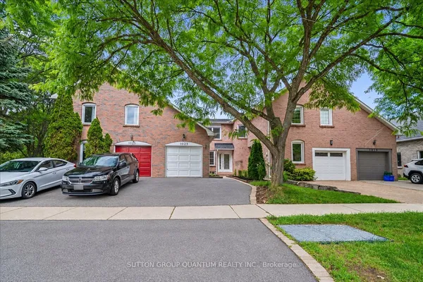 1023 Runnymead Crescent