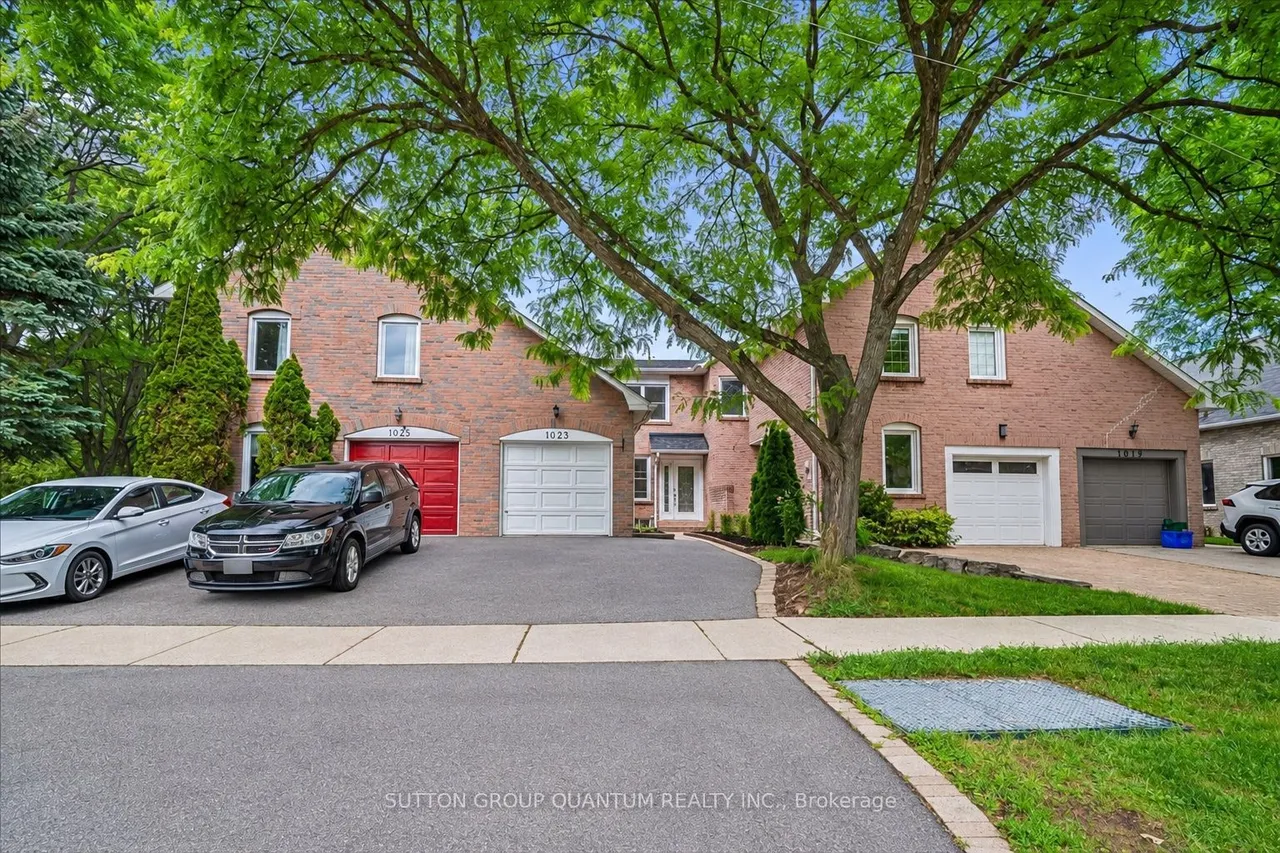 1023 Runnymead Crescent