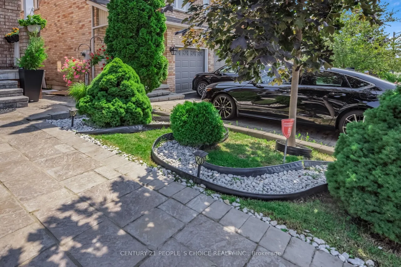 644 Madame Street — photo 3
