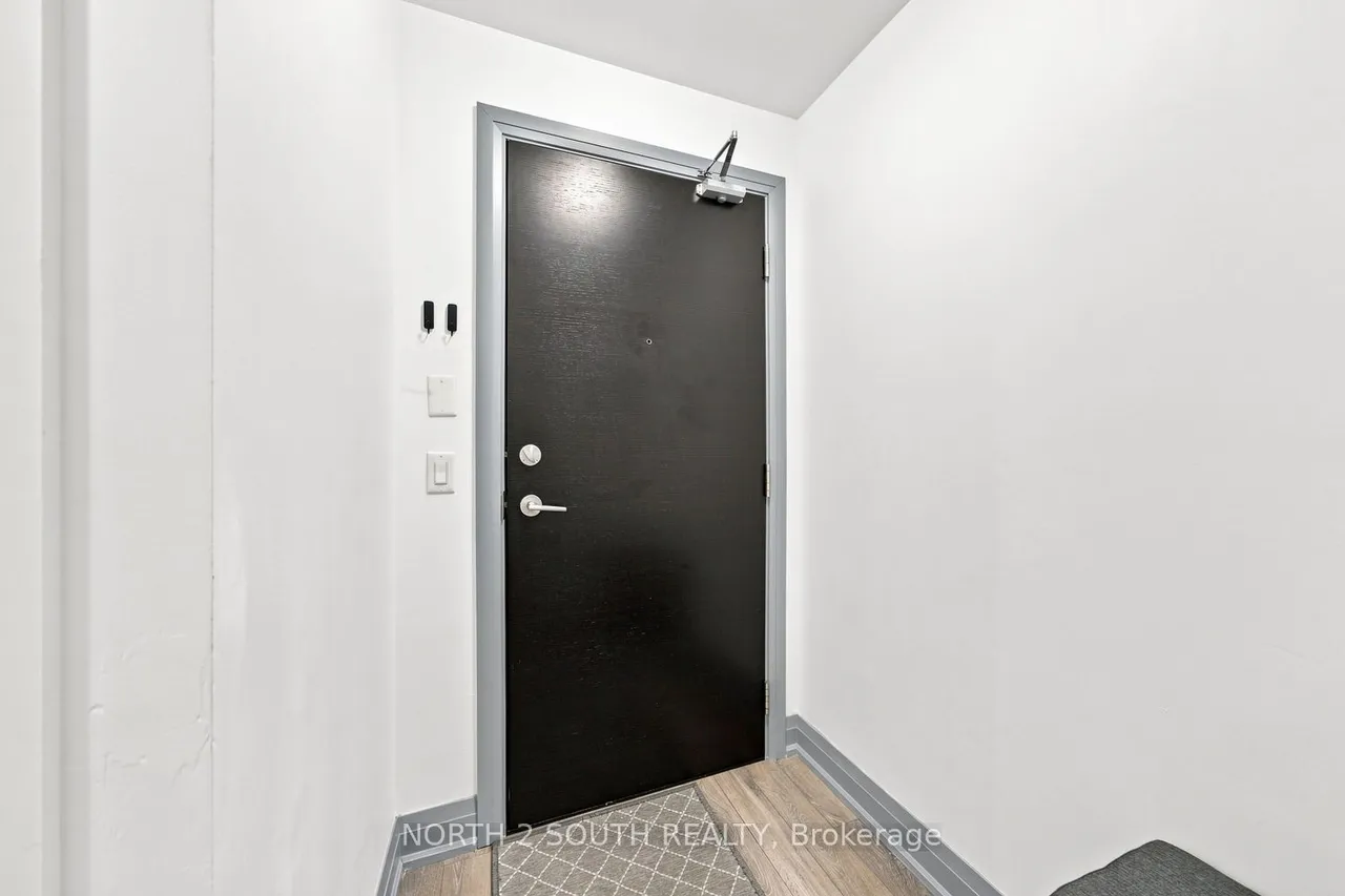 65 Yorkland Boulevard — photo 2