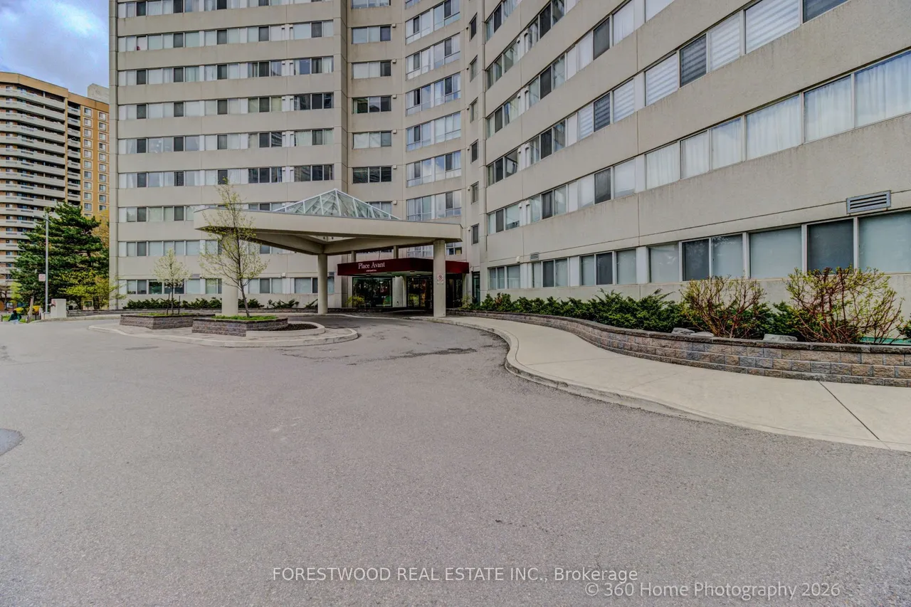 3700 Kaneff Crescent — photo 2