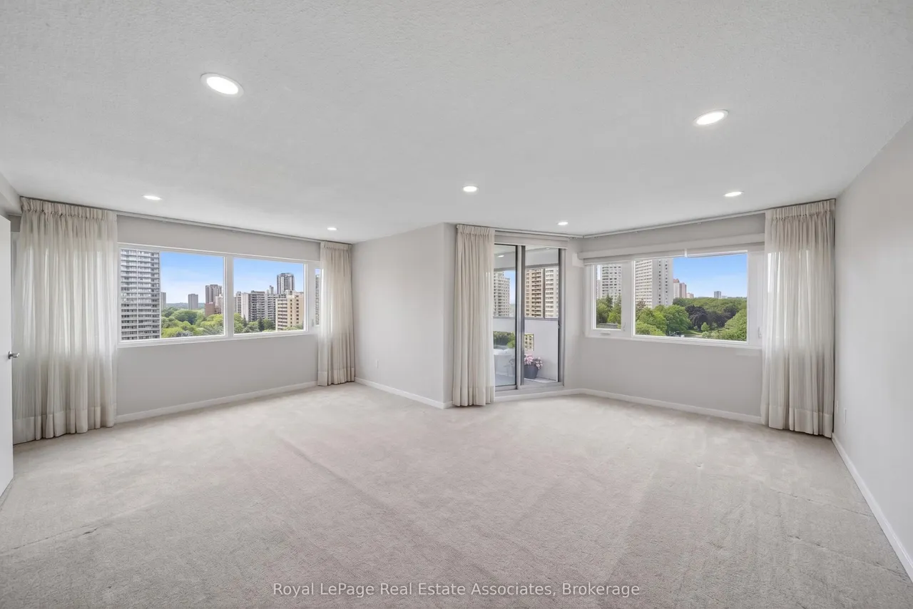 1580 Mississauga Valley Boulevard — photo 3